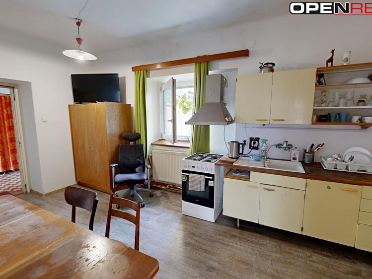 Pronájem vícegeneračního domu 380 m², pozemek 762 m² - foto 7