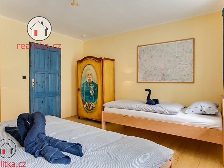 Pronájem rodinného domu 200 m², pozemek 147 m² - foto 8