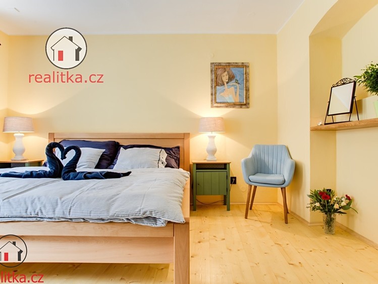 Pronájem rodinného domu 200 m², pozemek 147 m² - foto 7