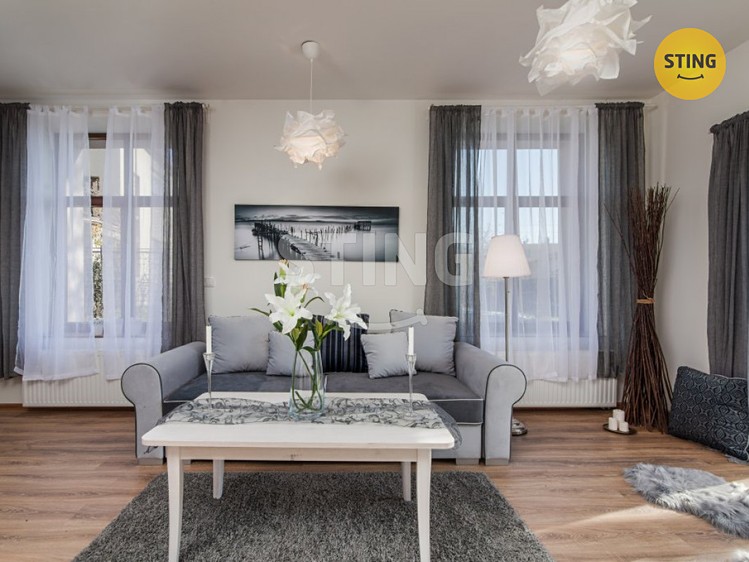 Pronájem rodinného domu 106 m², pozemek 855 m² - foto 2