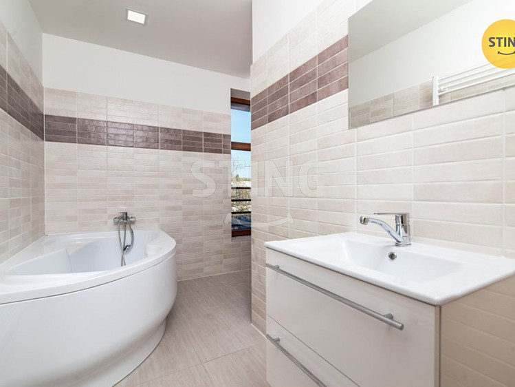 Pronájem rodinného domu 106 m², pozemek 855 m² - foto 8