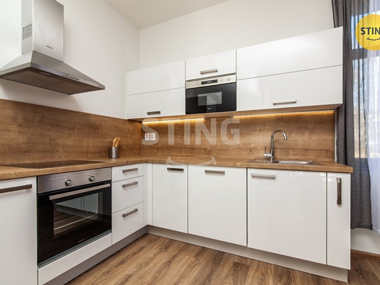 Pronájem rodinného domu 106 m², pozemek 855 m² - foto 5