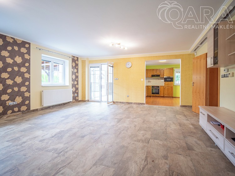 Pronájem vícegeneračního domu 267 m², pozemek 1 554 m² - foto 3