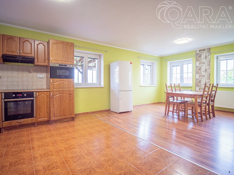 Pronájem vícegeneračního domu 267 m², pozemek 1 554 m² - foto 7