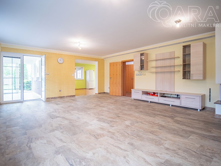 Pronájem vícegeneračního domu 267 m², pozemek 1 554 m² - foto 6