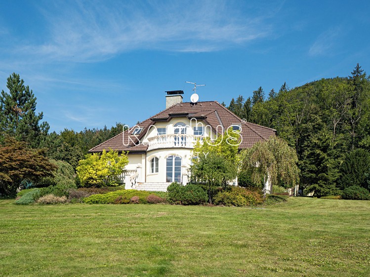 Pronájem rodinného domu 356 m², pozemek 4 093 m² - foto 1