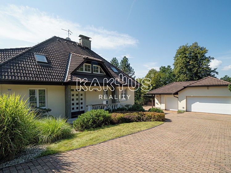 Pronájem rodinného domu 356 m², pozemek 4 093 m² - foto 2
