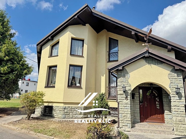 Pronájem rodinného domu 470 m², pozemek 210 m² - foto 1