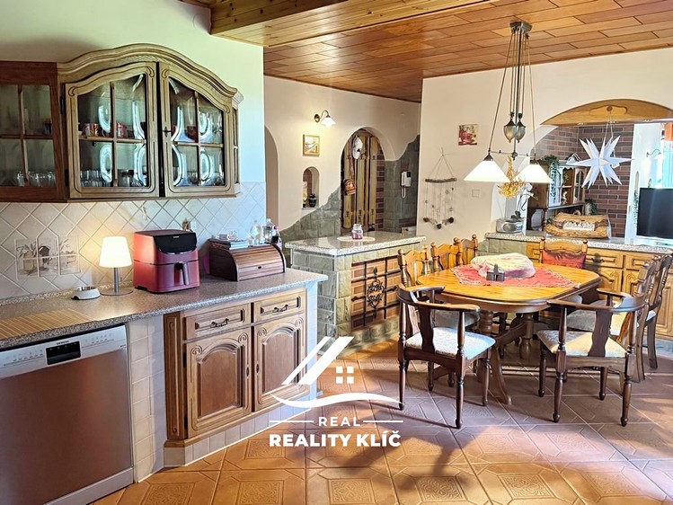 Pronájem rodinného domu 470 m², pozemek 210 m² - foto 8