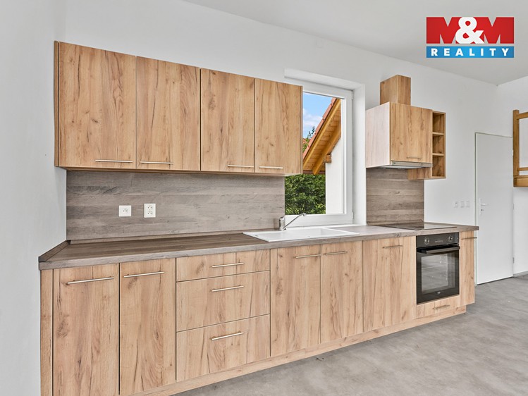 Pronájem rodinného domu 160 m², pozemek 1 067 m² - foto 2