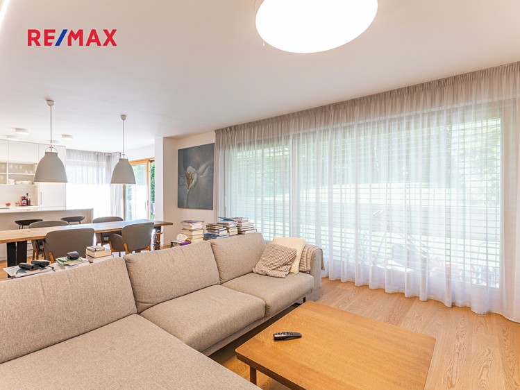 Pronájem vily 339 m², pozemek 629 m² - foto 4