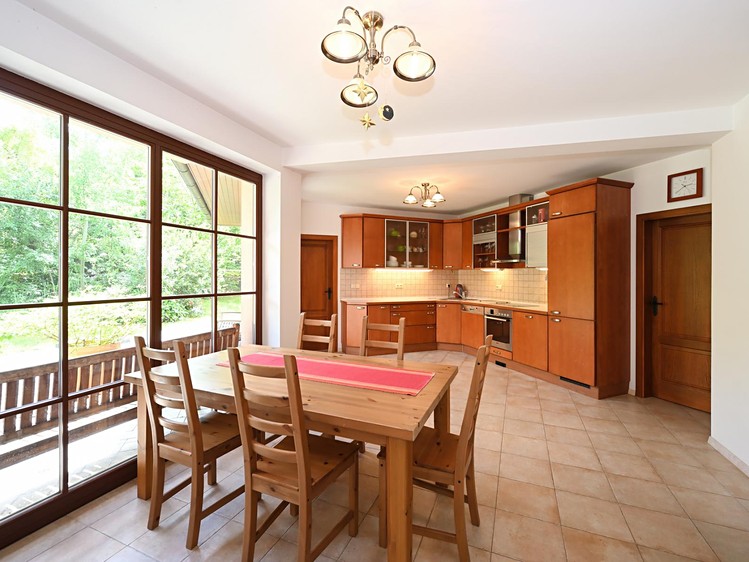 Pronájem  rodinného domu 320 m², pozemek 1 269 m² - foto 4