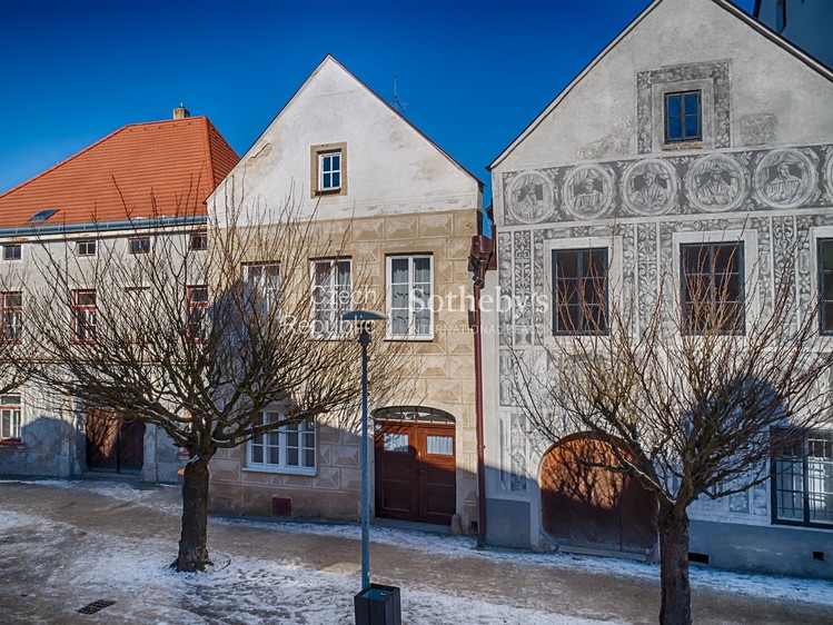 Pronájem rodinného domu 98 m², pozemek 1 m² - foto 1