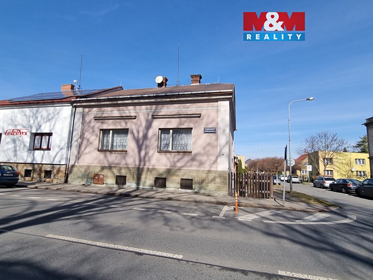 Pronájem rodinného domu 258 m², pozemek 336 m² - foto 1