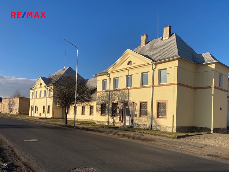 Pronájem vily 350 m², pozemek 578 m² - foto 1