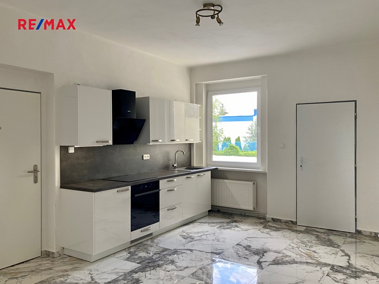 Pronájem vily 350 m², pozemek 578 m² - foto 5