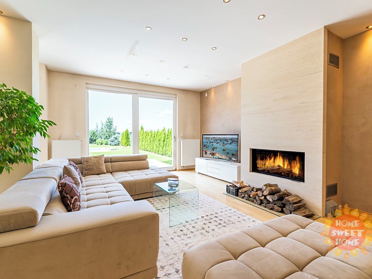 Pronájem rodinného domu 550 m², pozemek 1 000 m² - foto 1
