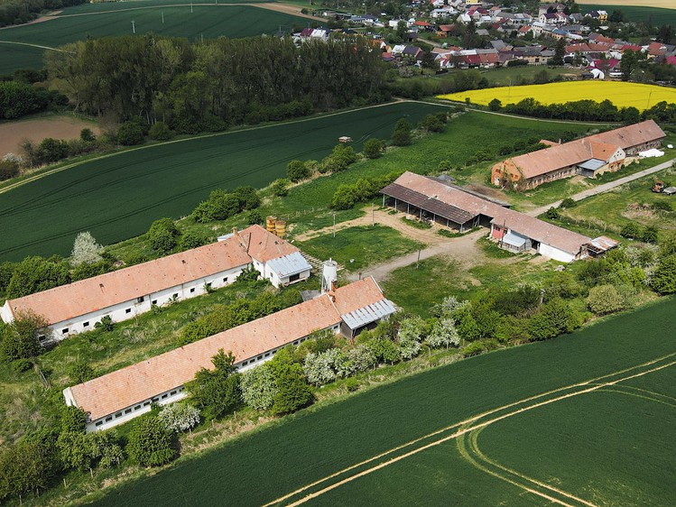 Pronájem zemědělské usedlosti 2 000 m², pozemek 20 000 m² - foto 2