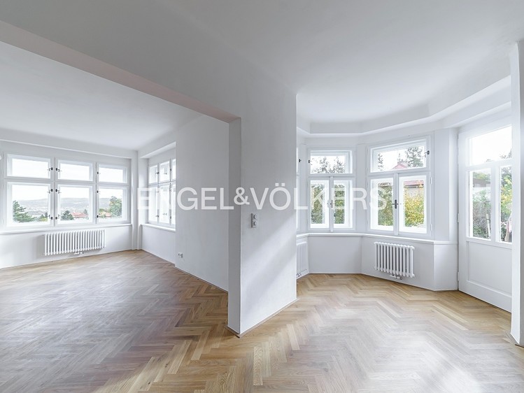 Pronájem vily 356 m², pozemek 1 389 m² - foto 3