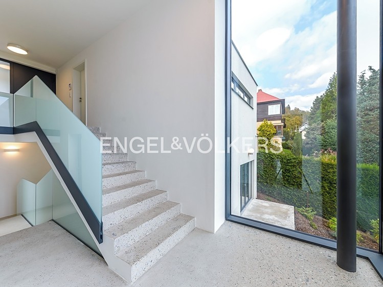 Pronájem vily 356 m², pozemek 1 389 m² - foto 8