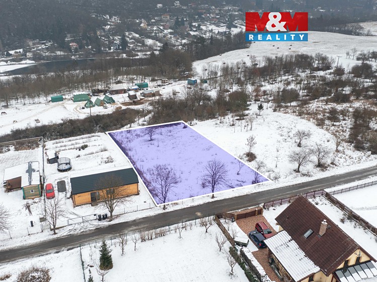 Prodej stavebního pozemku 1 621 m² - foto 1