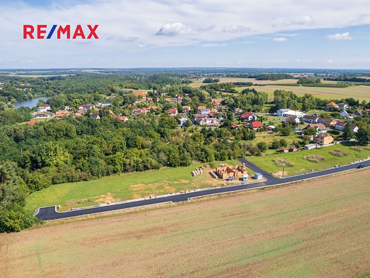 Prodej stavebního pozemku 888 m² - foto 4