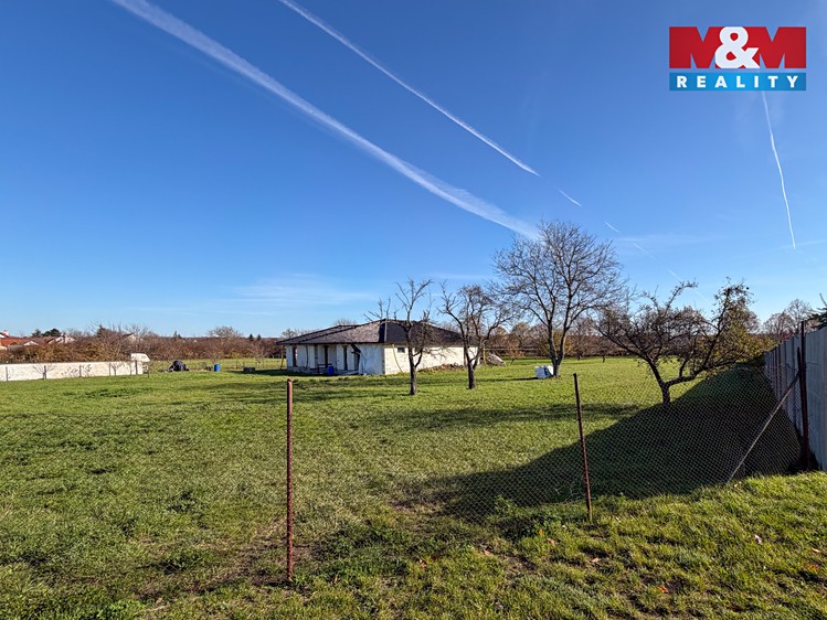 Prodej stavebního pozemku 2 218 m² - foto 4