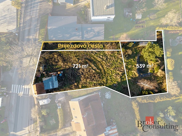 Prodej stavebního pozemku 1 402 m² - foto 1