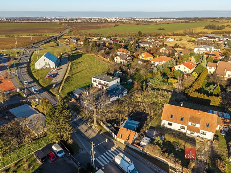 Prodej stavebního pozemku 1 402 m² - foto 3