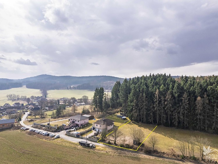 Prodej stavebního pozemku 1 913 m² - foto 1