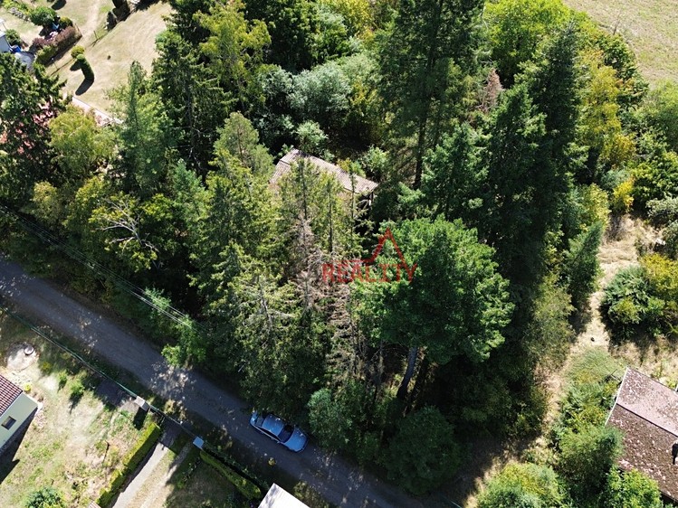 Prodej stavebního pozemku 858 m² - foto 2