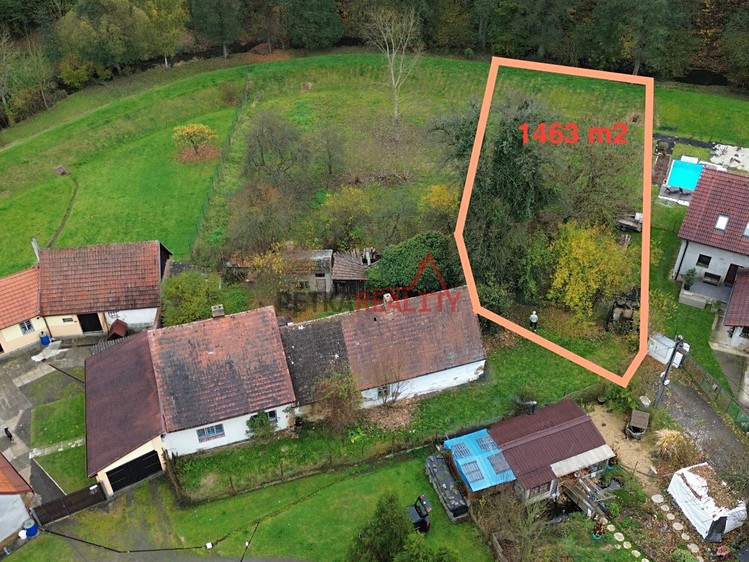Prodej stavebního pozemku 1 463 m² - foto 1