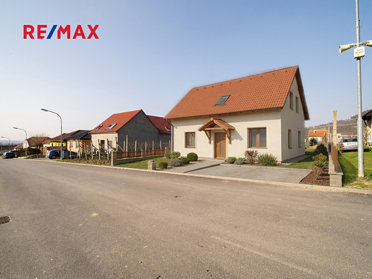 Prodej stavebního pozemku 1 292 m² - foto 2