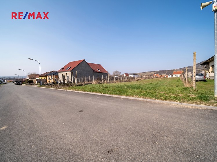 Prodej stavebního pozemku 1 292 m² - foto 4