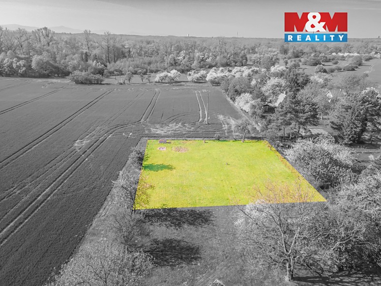 Prodej stavebního pozemku 1 300 m² - foto 3