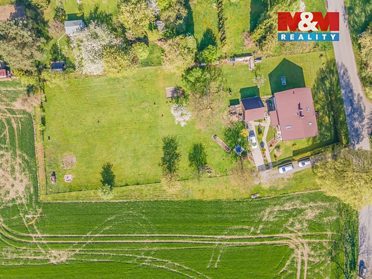 Prodej stavebního pozemku 1 300 m² - foto 4
