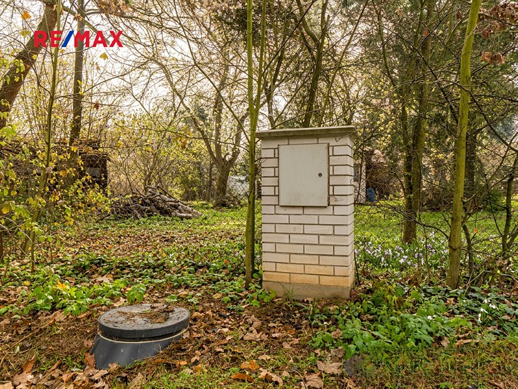 Prodej stavebního pozemku 1 678 m² - foto 6