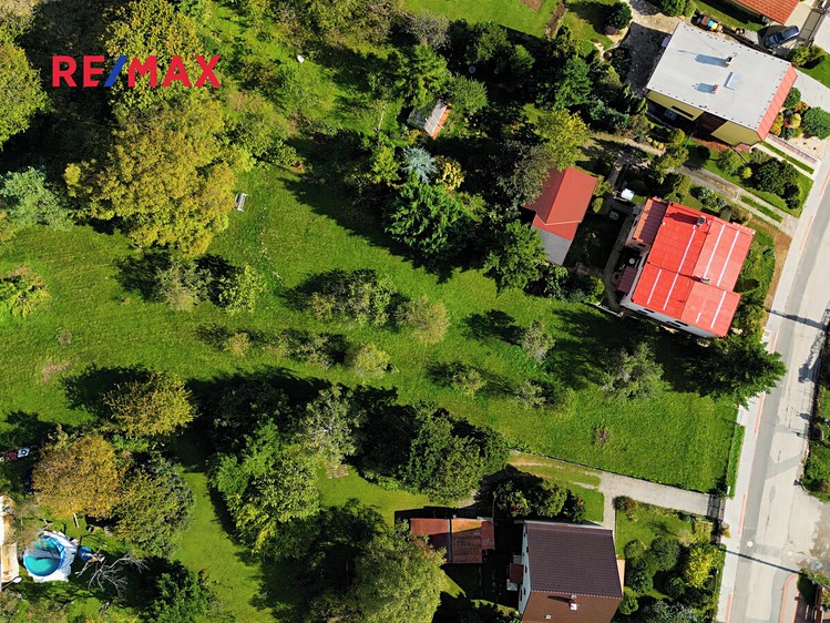 Prodej stavebního pozemku 2 359 m² - foto 2