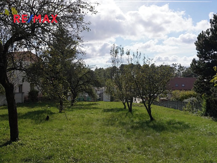 Prodej stavebního pozemku 2 359 m² - foto 8