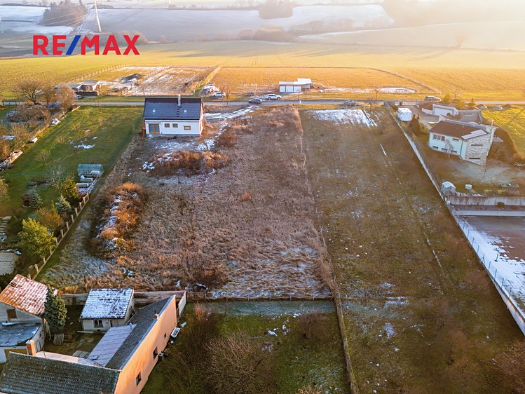 Prodej stavebního pozemku 1 998 m² - foto 2