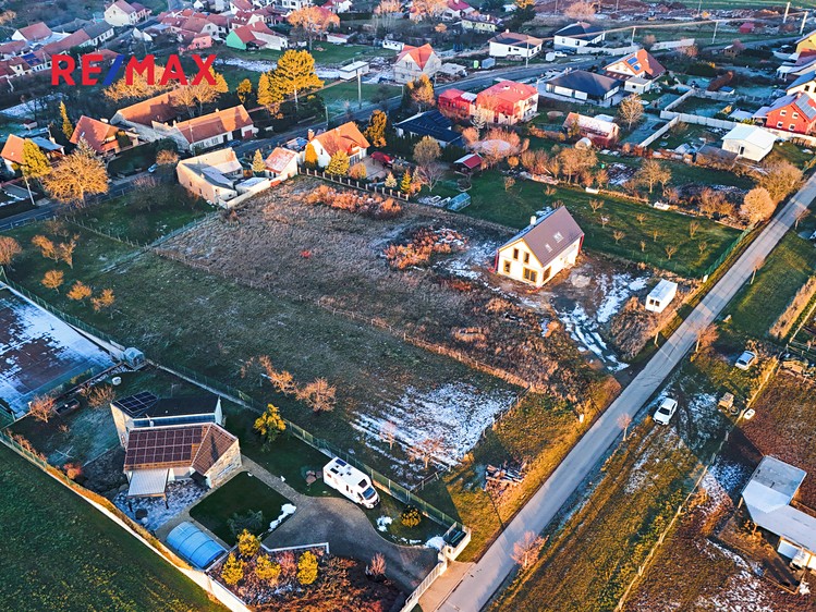 Prodej stavebního pozemku 1 998 m² - foto 4