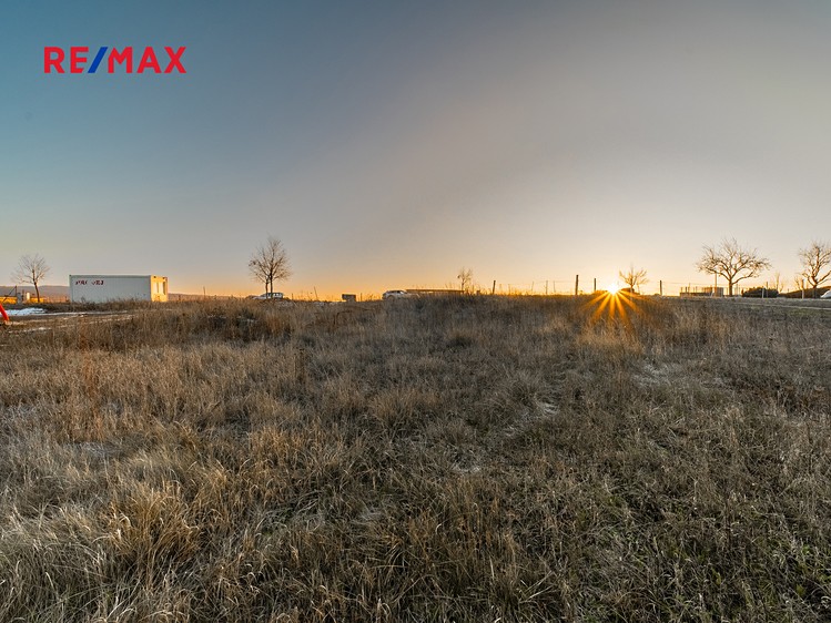 Prodej stavebního pozemku 1 998 m² - foto 6