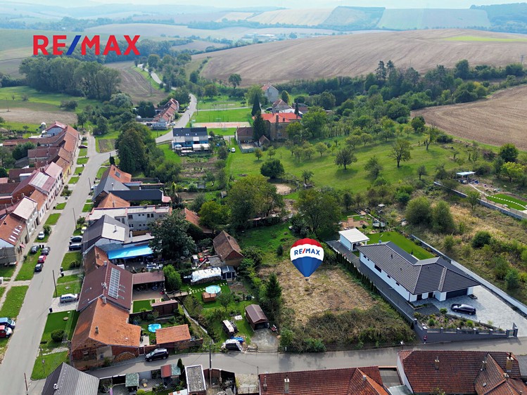 Prodej stavebního pozemku 1 361 m² - foto 2