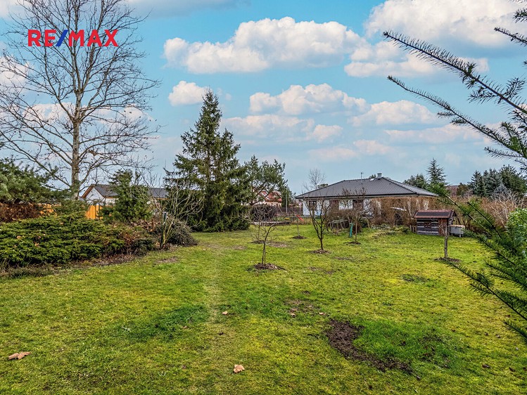 Prodej stavebního pozemku 829 m² - foto 8