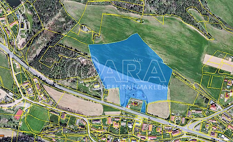 Prodej podílu 1/2 stavebního pozemku 41 779 m² - foto 4