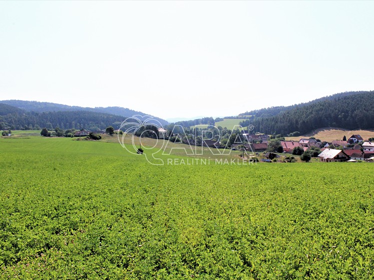 Prodej podílu 1/2 stavebního pozemku 41 779 m² - foto 1