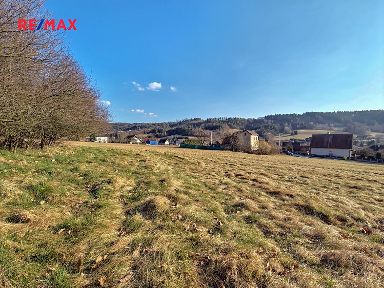 Prodej stavebního pozemku 1 727 m² - foto 1