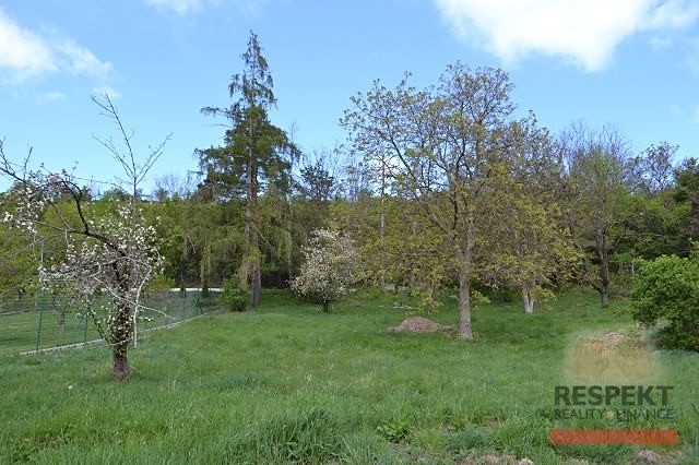 Prodej stavebního pozemku 979 m² - foto 3
