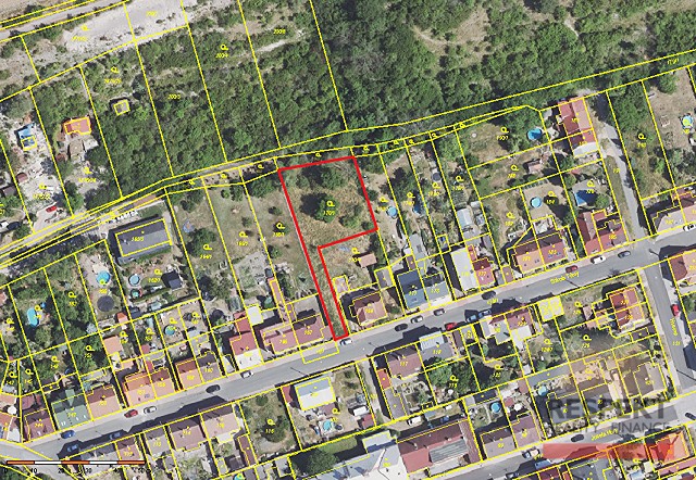 Prodej stavebního pozemku 979 m² - foto 1