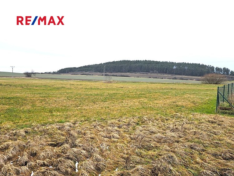 Prodej stavebního pozemku 2 108 m² - foto 2